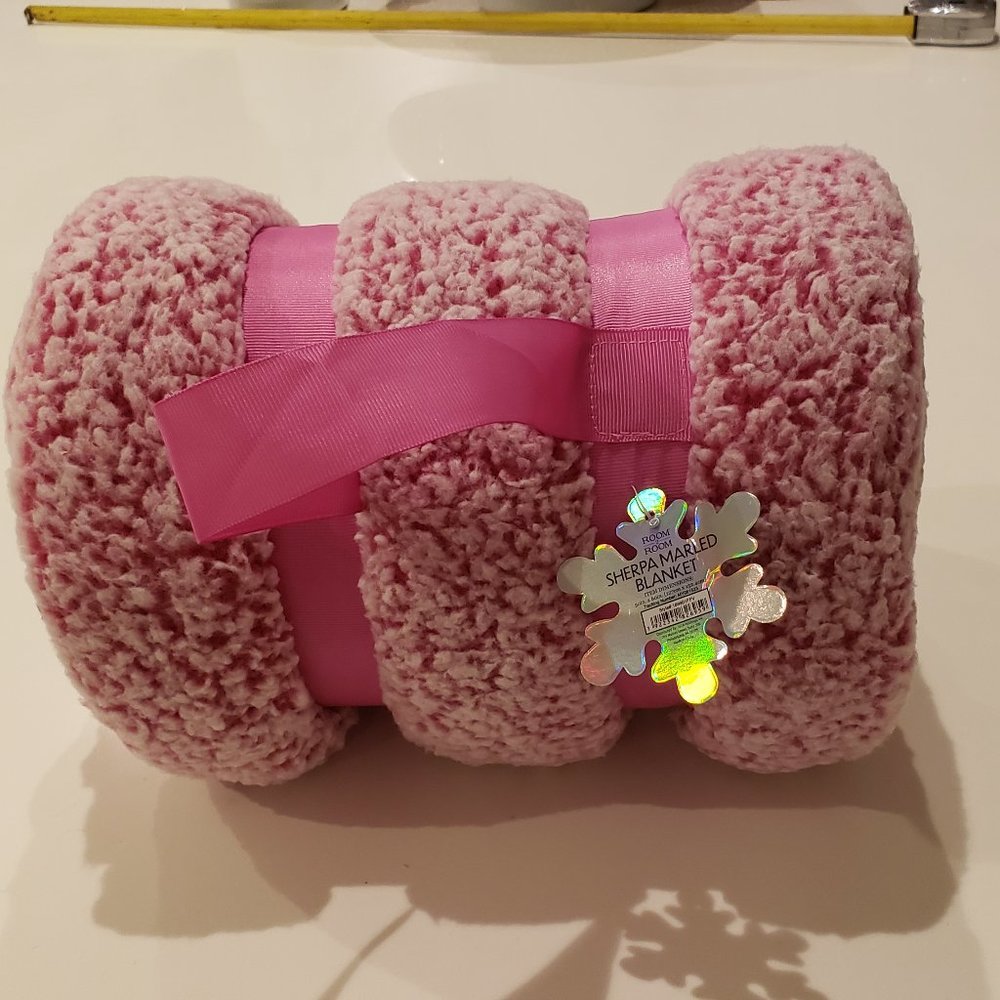 Room 2 Room Sherpa Marled 50x60 Throw Blanket